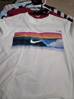 Nike White Short-Sleeve Surf Graphic Tee with Sunset Print
